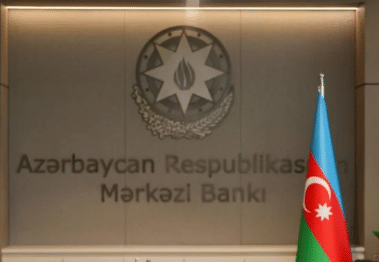 AMB: Əhalinin borc yükü artmaqda davam edir