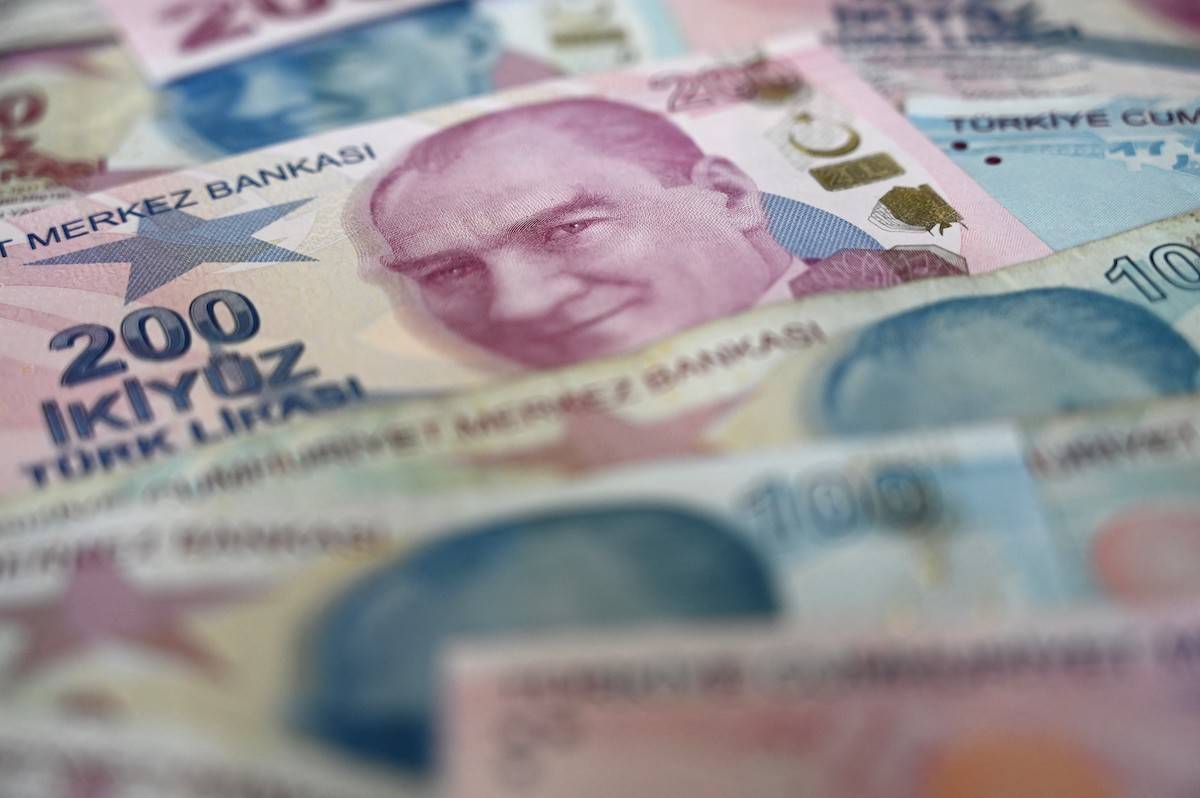 Türkiyədə seçkilər ərəfəsində TL yeni anti-rekord təzələyib